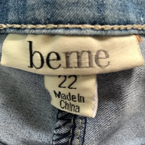 BE ME BLUE BEDAZZLED WIDE LEG JEANS SIZE 22 - Picture 7 of 8